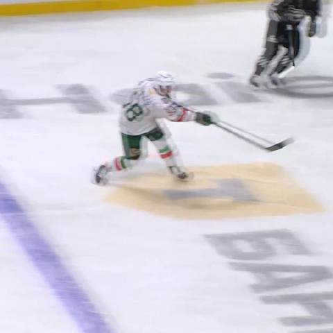 辽宁女篮季后赛首战告捷 广东力克四川展现统治