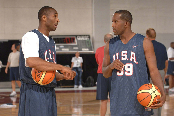 科比与巴蒂尔的赛场心理战：40次交锋中的智慧较