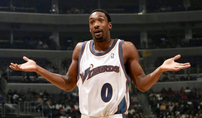 阿里纳斯：掘金慢节奏打法或成湖人季后赛突破