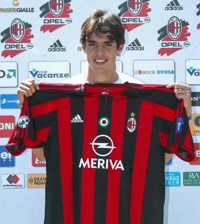 米兰传奇卡卡生日快乐 球迷祝福声不断