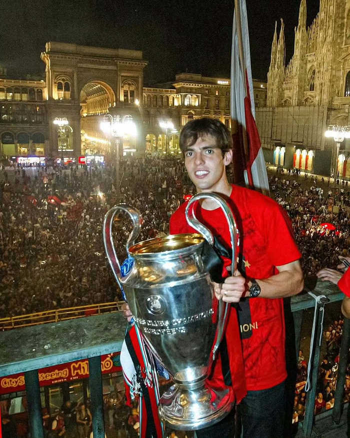 米兰传奇卡卡生日快乐 球迷祝福声不断